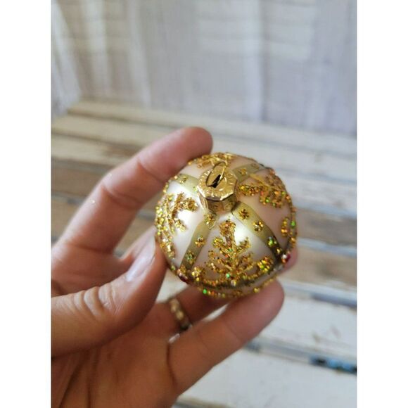 Poland polonaise ? Gold filigree egg red glass ornament Xmas tree - Picture 7 of 9